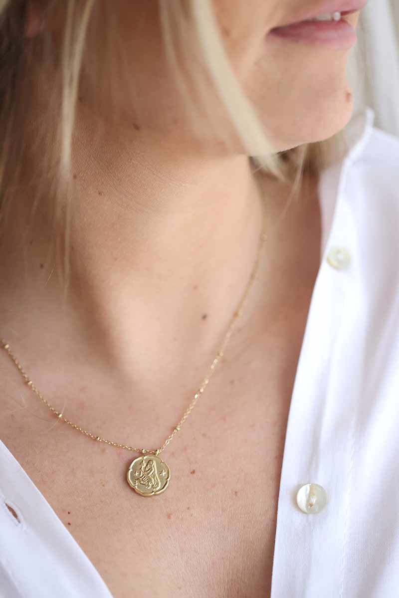 Collier doré petite médaille signe du zodiaque Vierge
