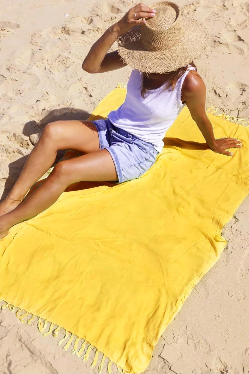 grand paréo coloré jaune citron uni serviette plage couleur pastel vacance 007