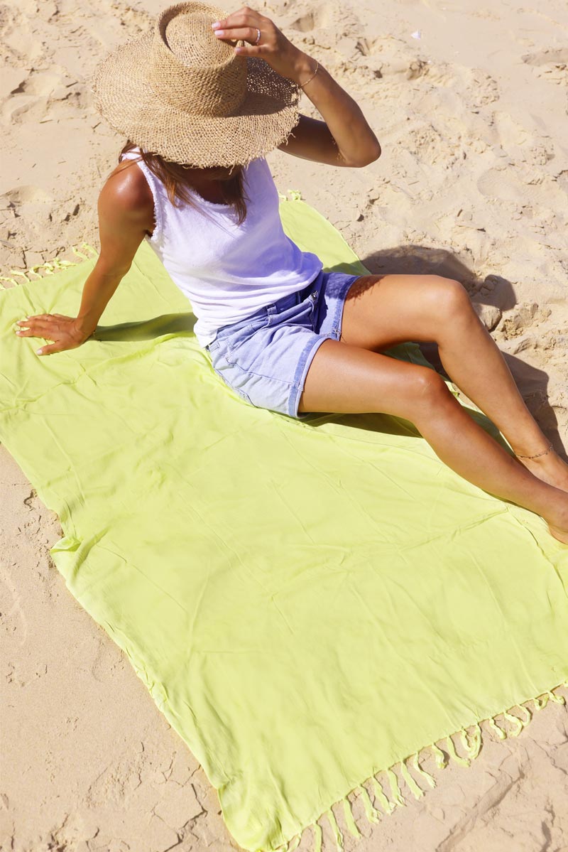 grand paréo plage uni serviette été colorée couleur vert jaune anis 020
