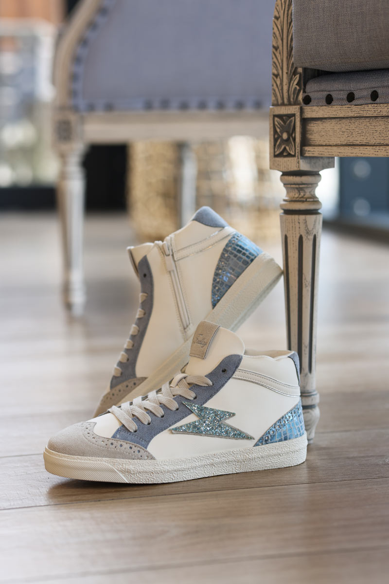 Baskets montantes blanches et bleu avec éclair paillettes bleues