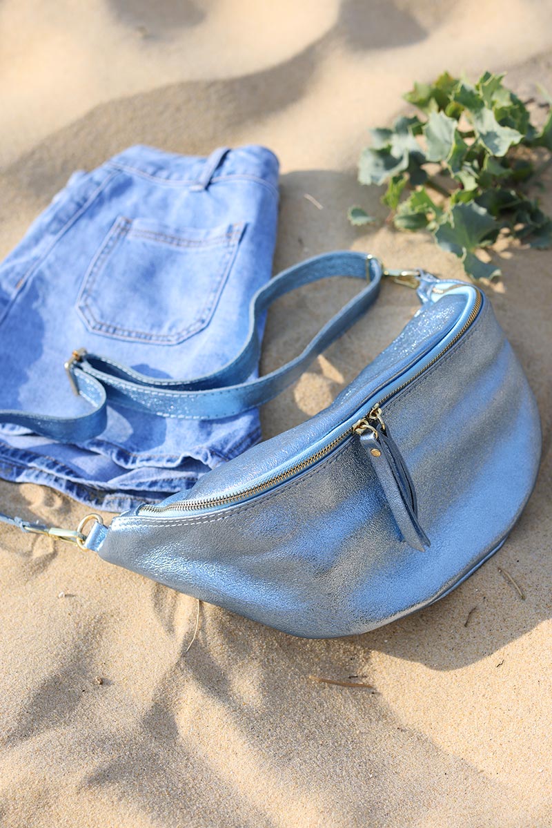 sac-banane-bandouliere-en-cuir-brillant-bleu-ciel-pochettes pratiques pour femme tendance-H040