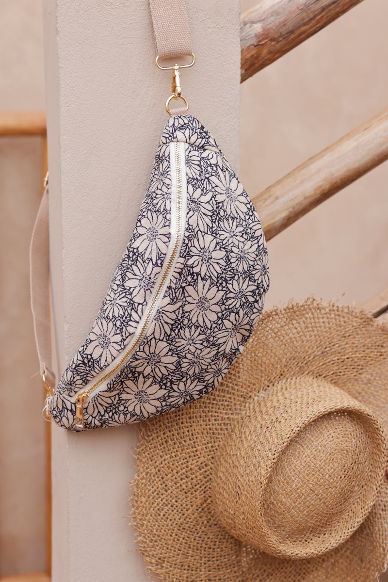 Bum bag fanny pack in beige and black daisy print