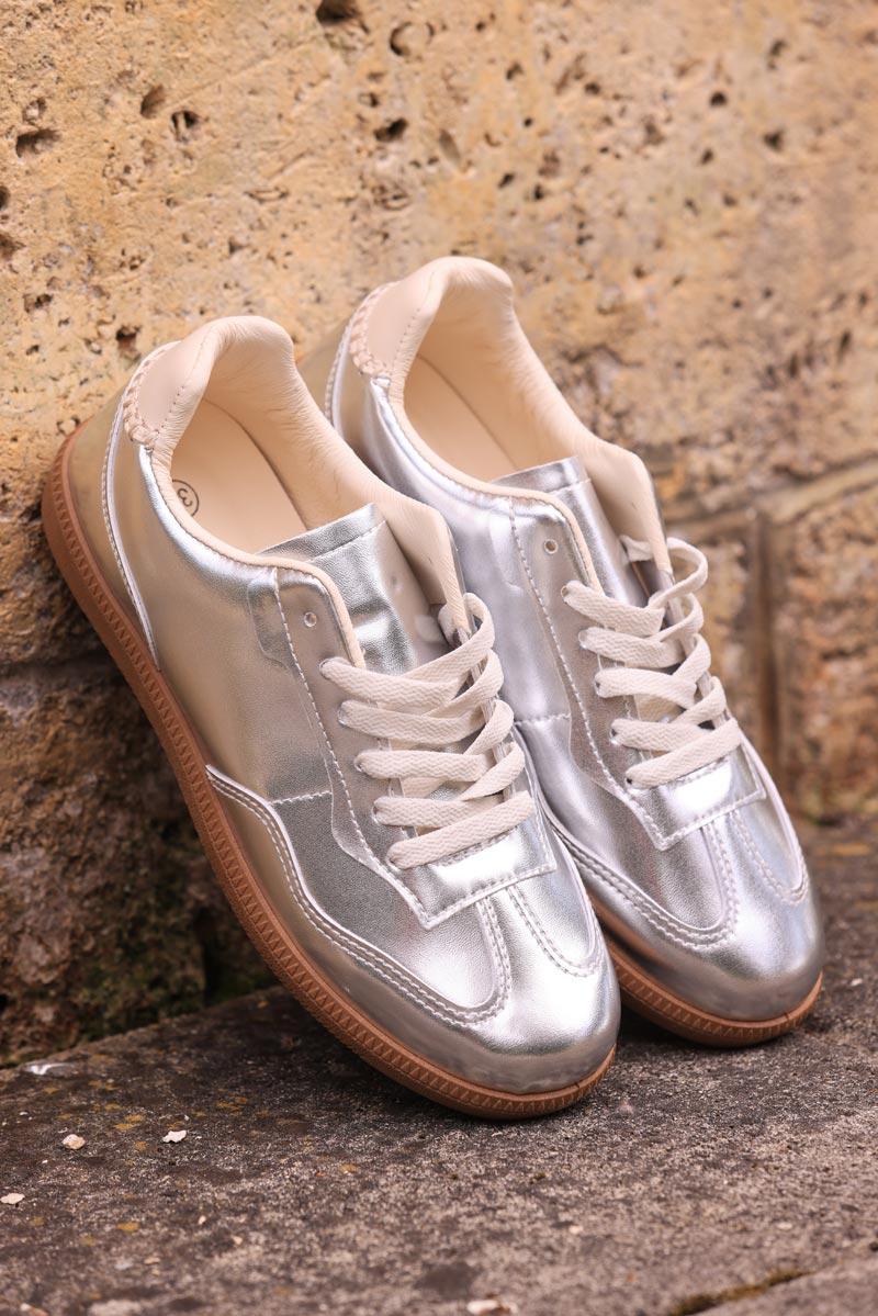 Silver lightweight sneakers with platform sole