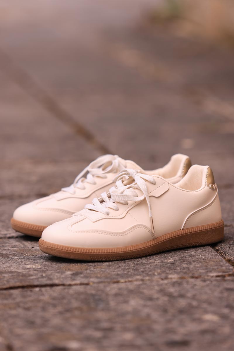 Off white lightweight sneakers with platform sole