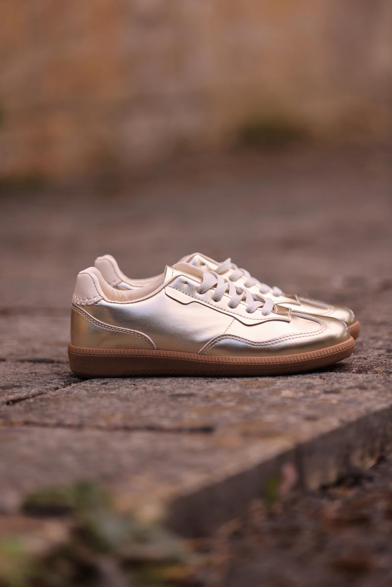 Gold lightweight sneakers with platform sole