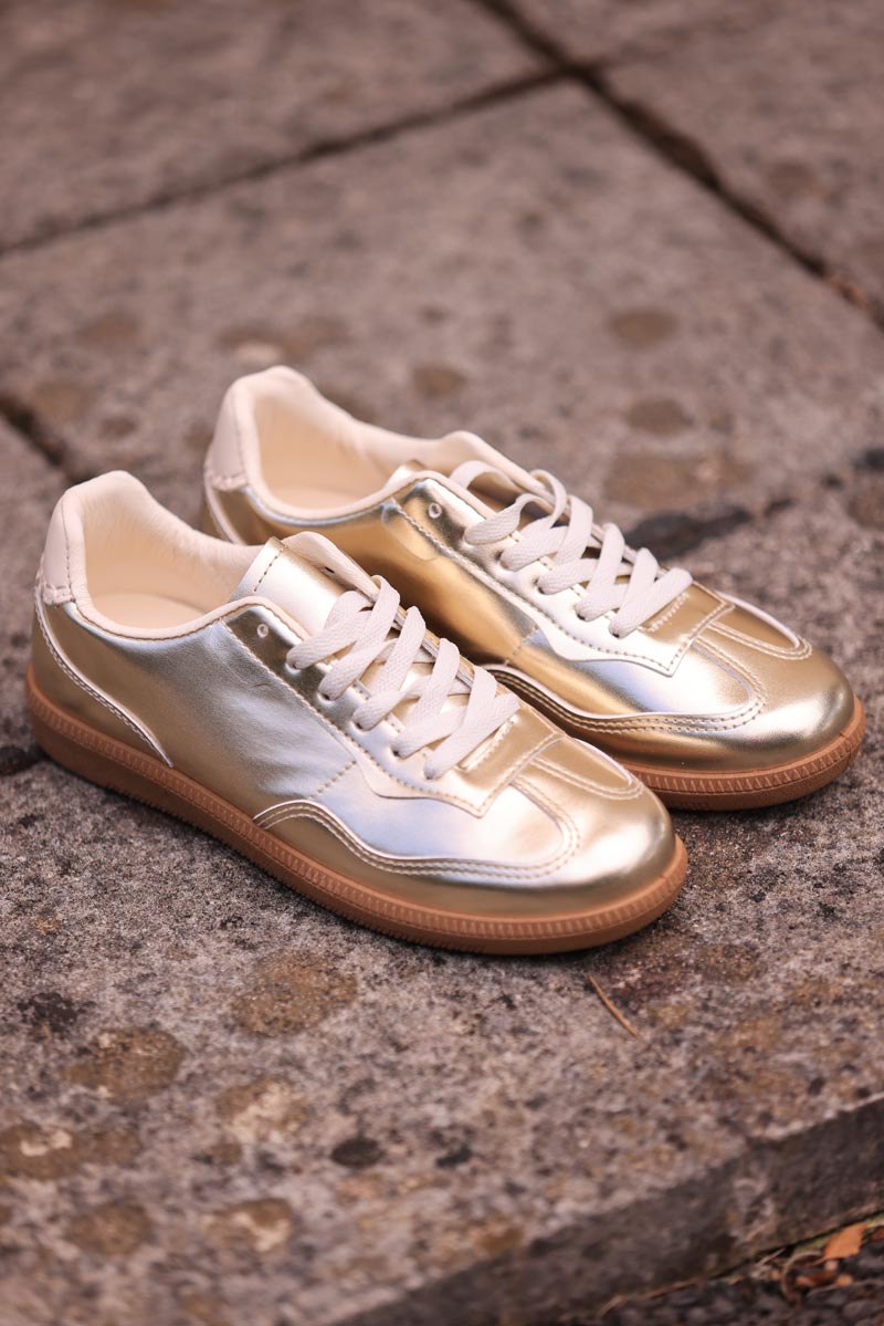 Gold lightweight sneakers with platform sole