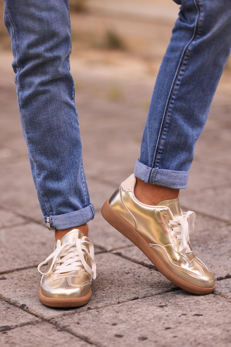 Gold lightweight sneakers with platform sole