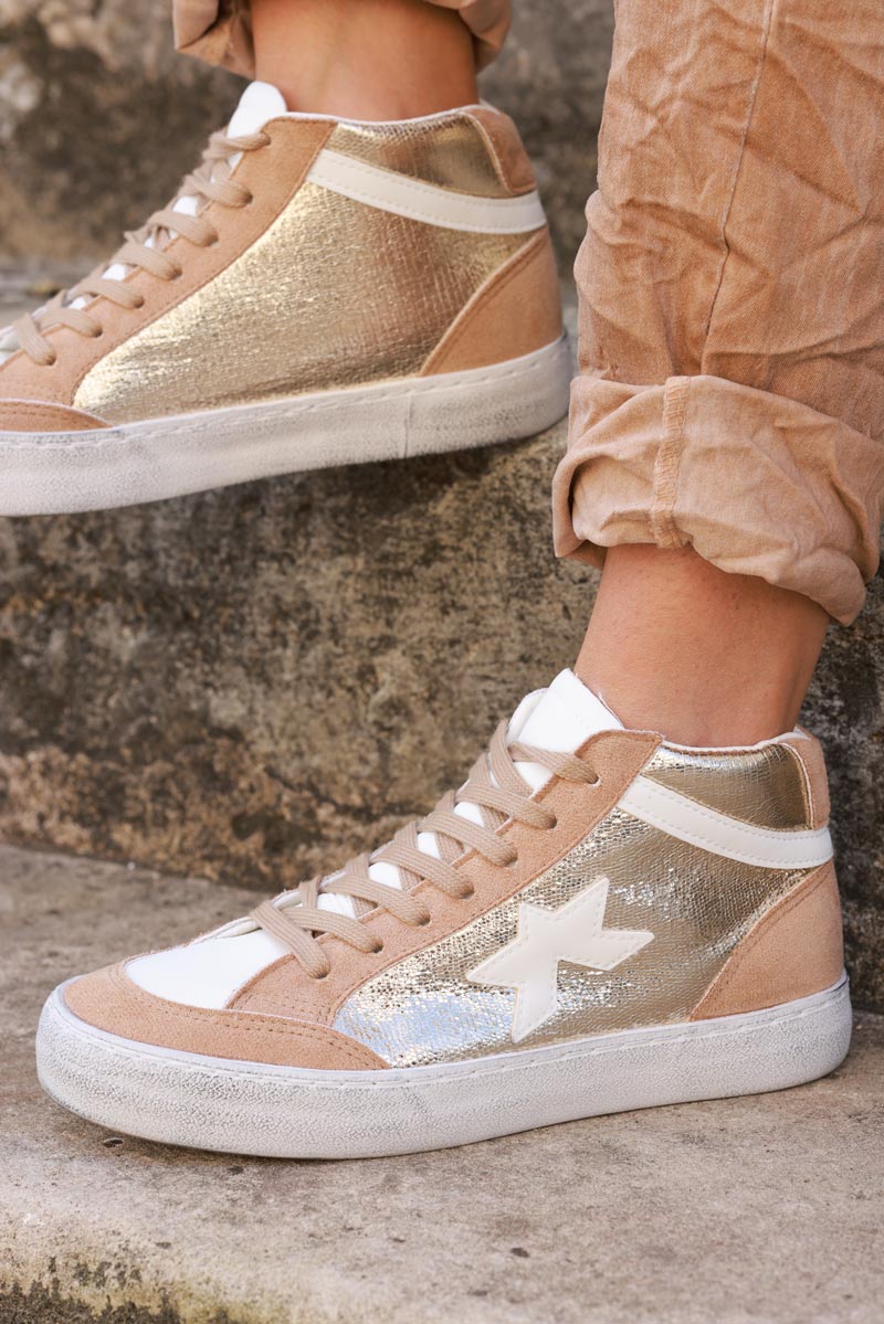 Zapatillas altas camel y dorado con suela desgastada de estrella blanca