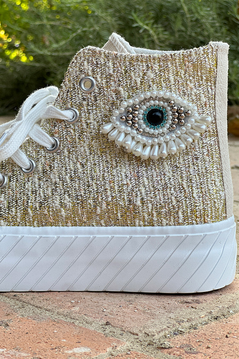 Baskets montantes fils dorés broderie oeil en perles