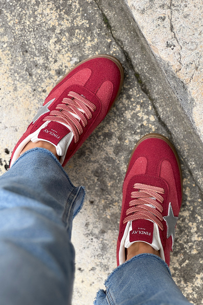 Baskets rouge bordeaux en suédine avec étoile argentée