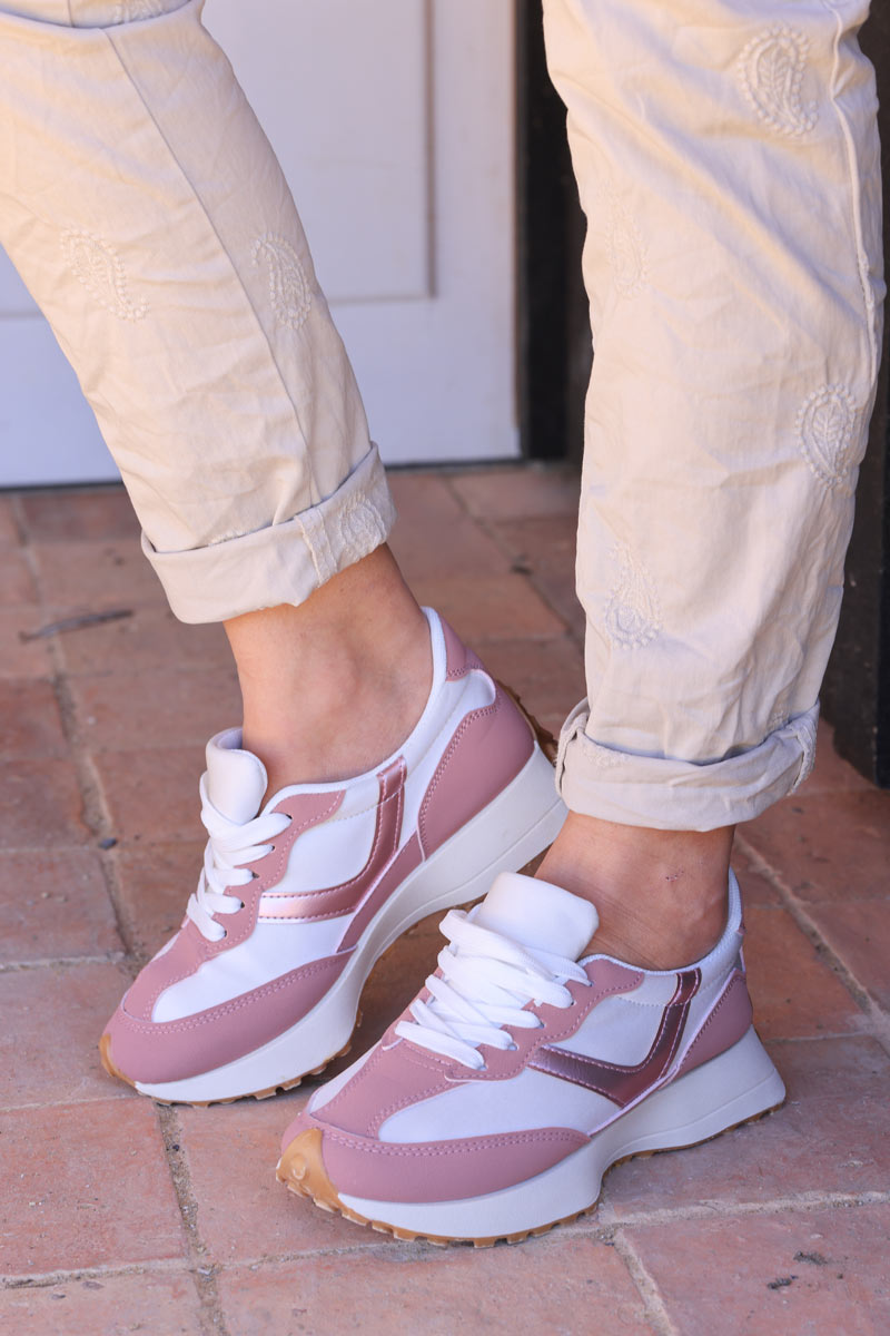Zapatillas running de suela gruesa con inserciones rosa viejo y brillantes