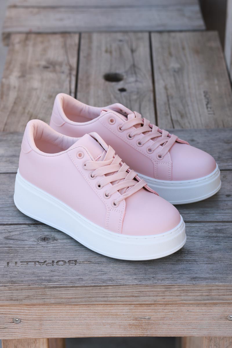 Baskets sneakers rose pâle en simili cuir semelle épaisse lacets rose