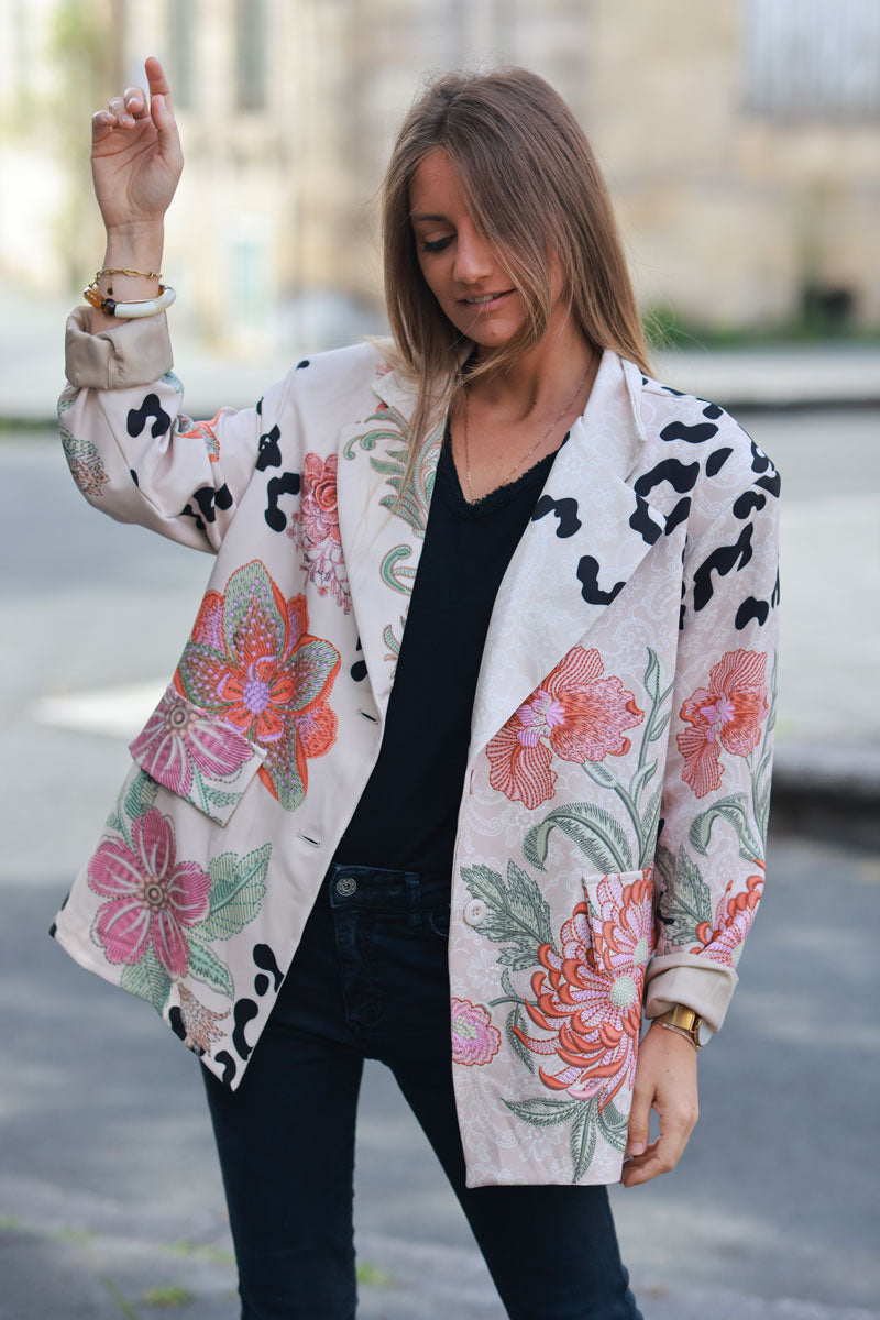 Chaqueta blazer holgada con estampado de leopardo beige y grandes flores naranjas