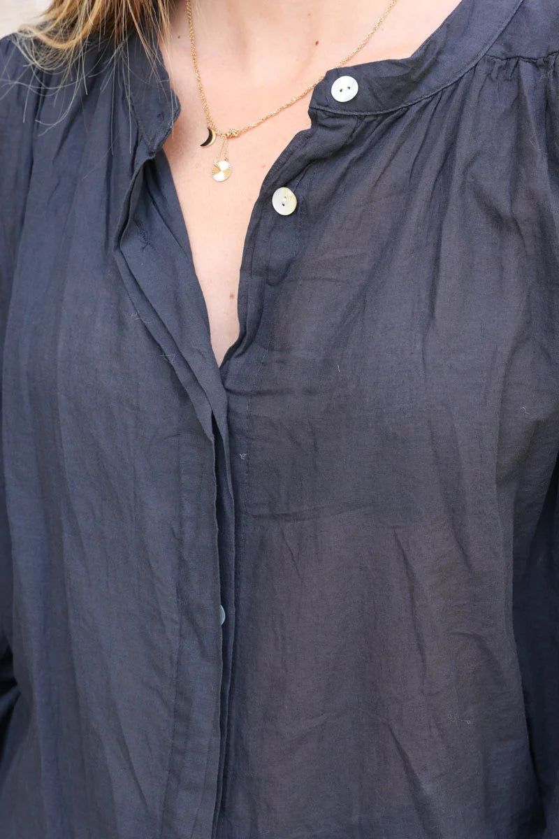 Blouse chemise noire en coton manches chauve souris
