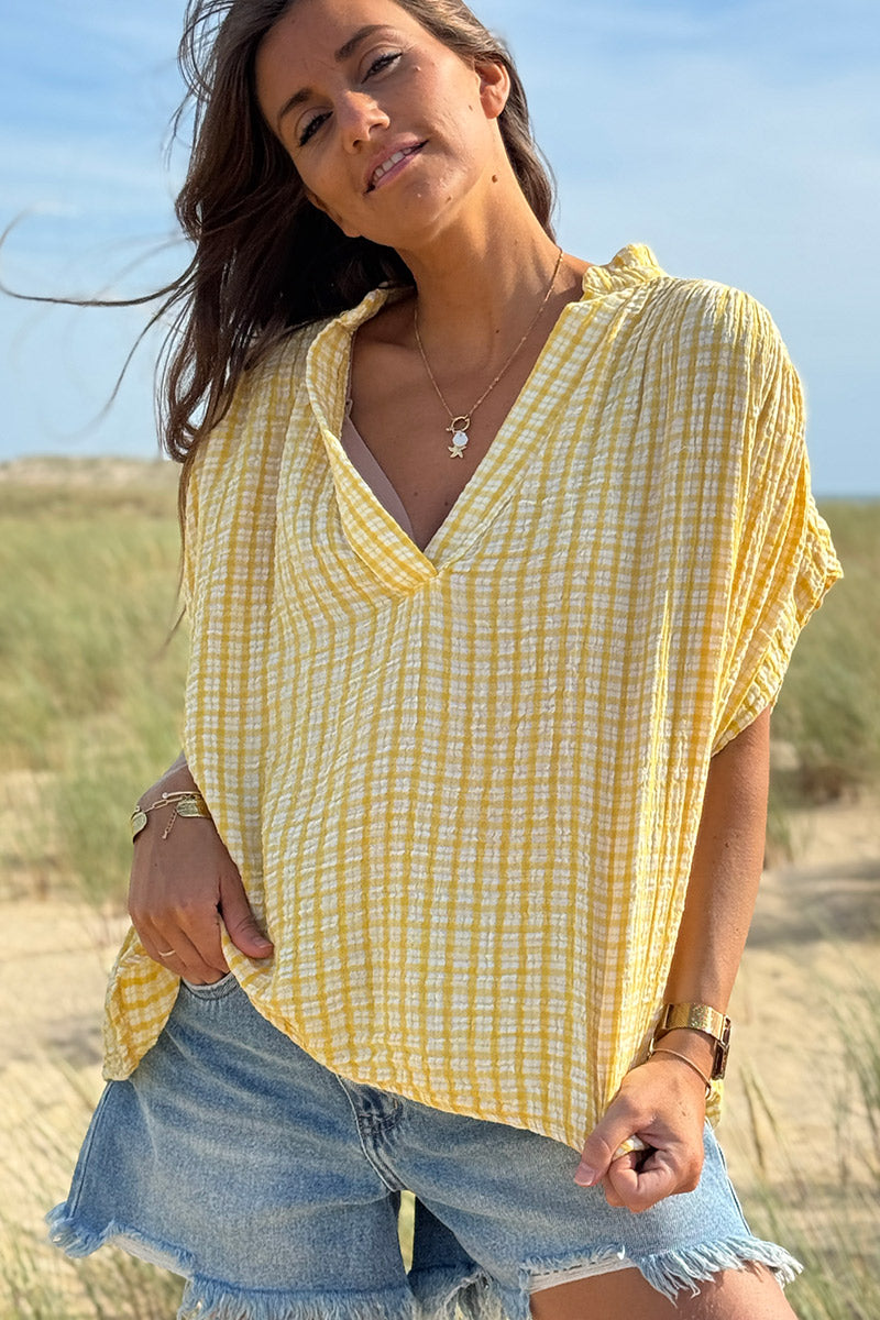 Blouse large en gaze de coton à rayures et carreaux vichy jaune manches courtes