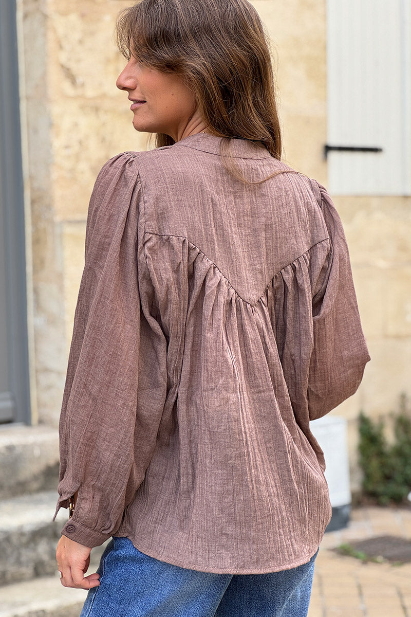 Blouse marron clair en coton a boutons col v broderie ajourée
