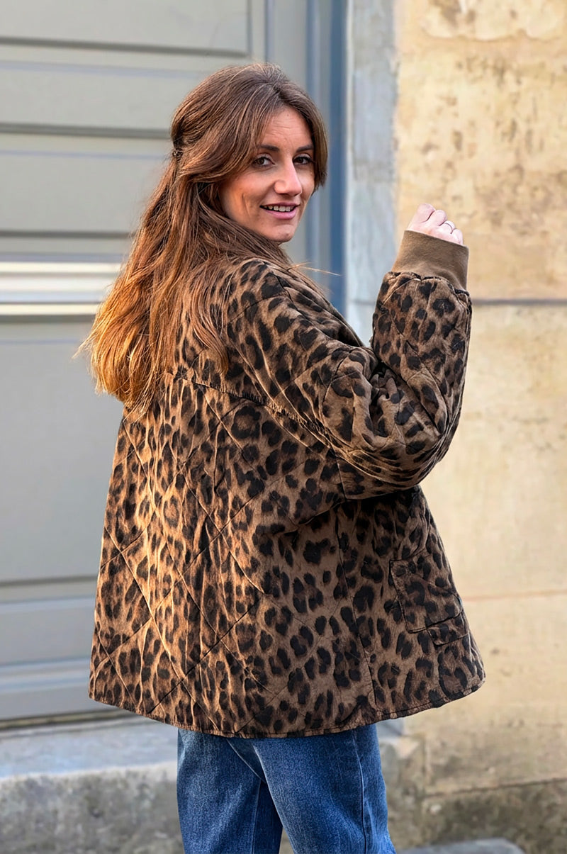 Blouson en velours côtelé motif léopard poches et boutons écaille