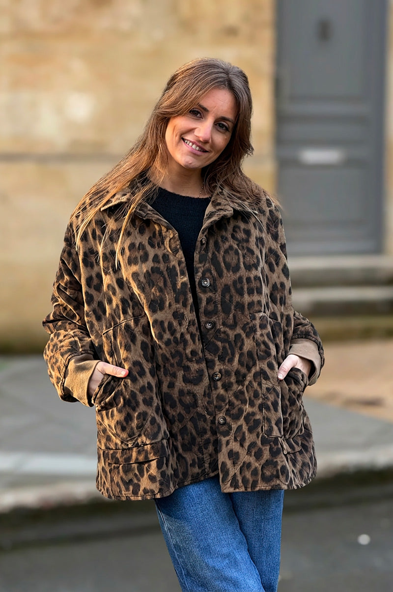 Blouson en velours côtelé motif léopard poches et boutons écaille