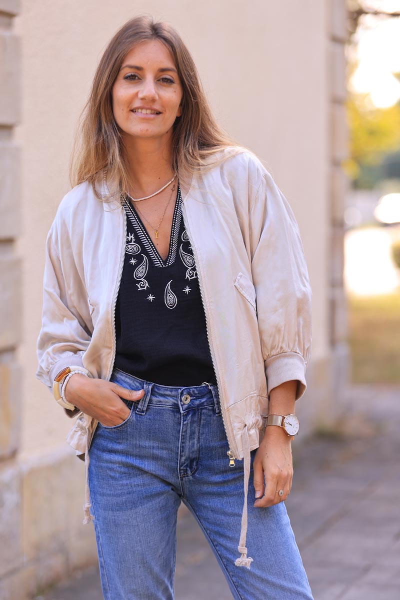 Bomber beige fluide et léger satiné en soie