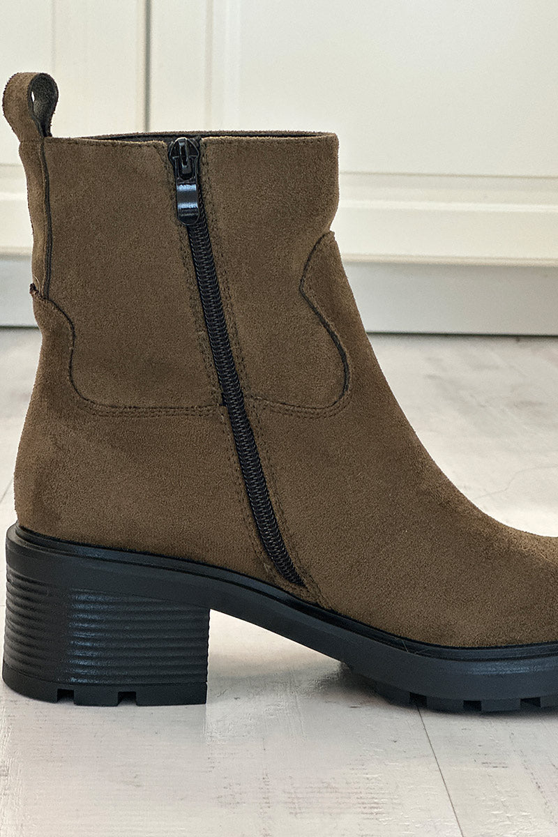 Boots kaki à talon cranté étoile en strass