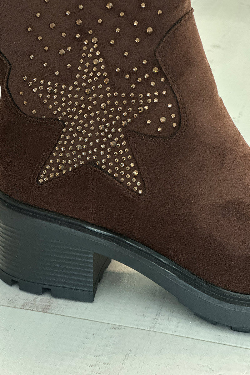 Boots marron à talon cranté étoile en strass
