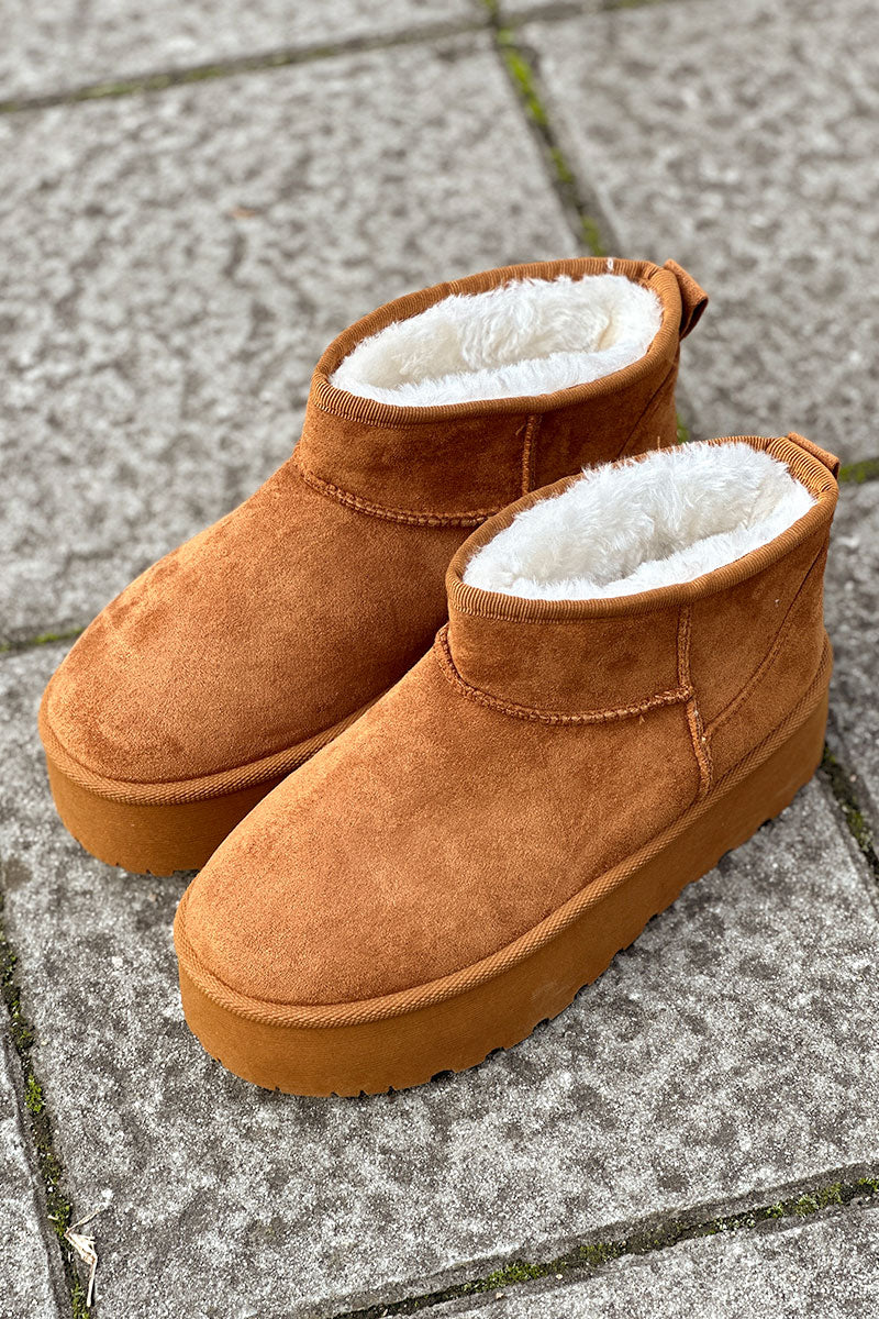 Bottes fourrées camel foncé basses à plateforme