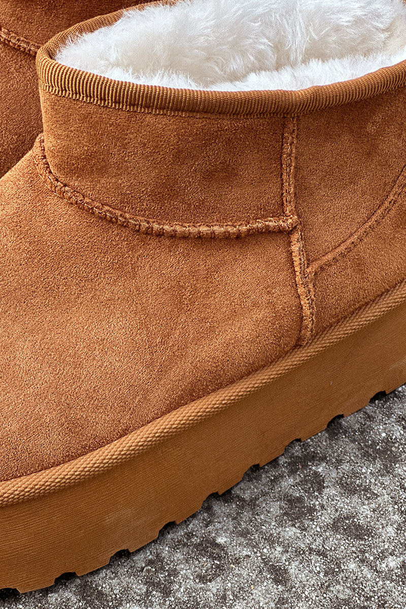 Bottes fourrées camel foncé basses à plateforme