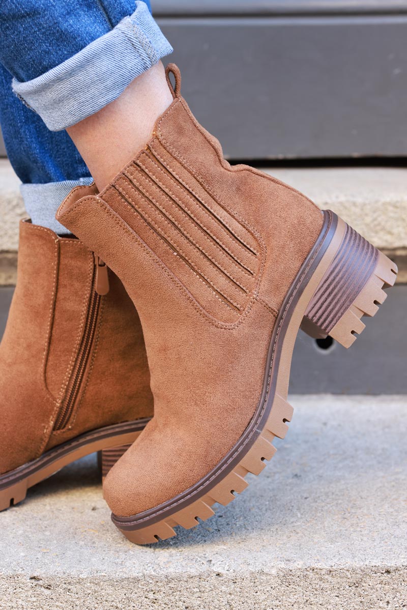 Chunky mid heel suedette chelsea boots in camel