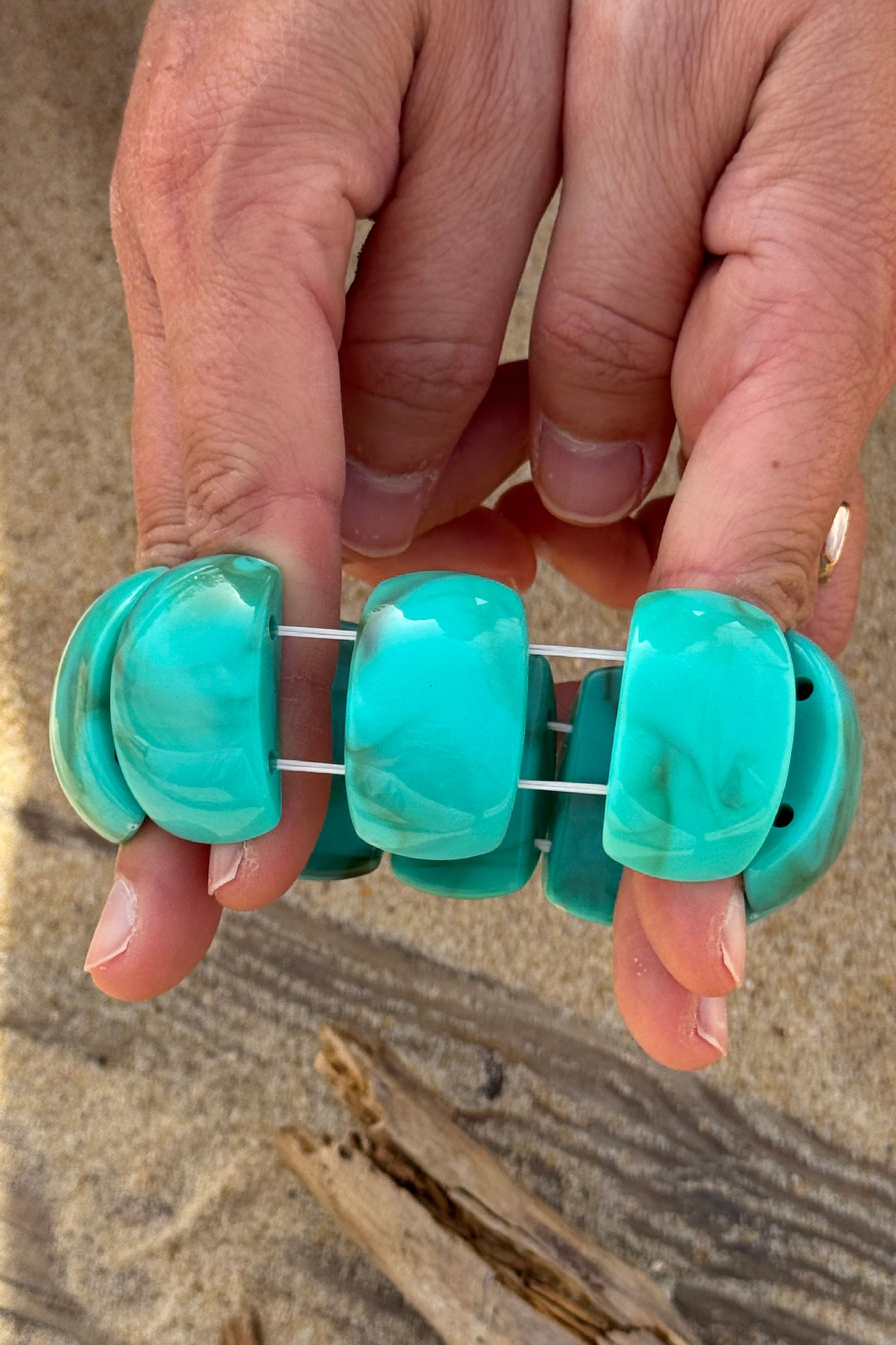 Bracelet élastique en résine turquoise effet jonc