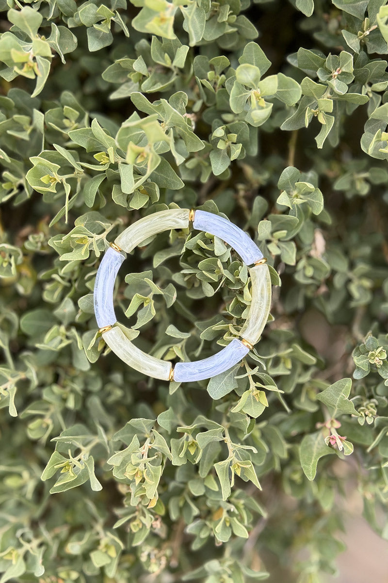 Bracelet élastique style jonc en perles fines acétate marbrées jaune pâle et blanc