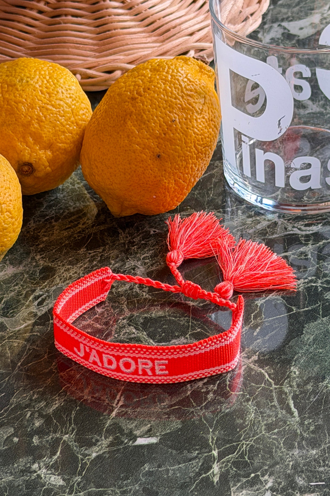 Bracelet en tissu orange réglable avec pompons broderie J'adore