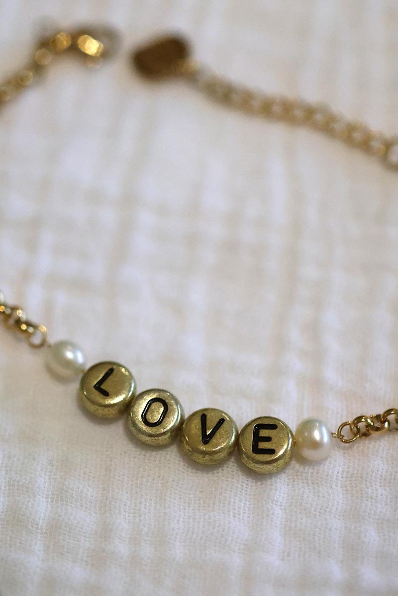 Bracelet petite maille dorée perles inscription LOVE bijoux femme G126