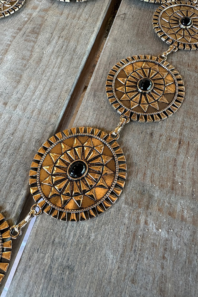 Ceinture de taille en métal doré chaine rosaces relief avec pierres noires