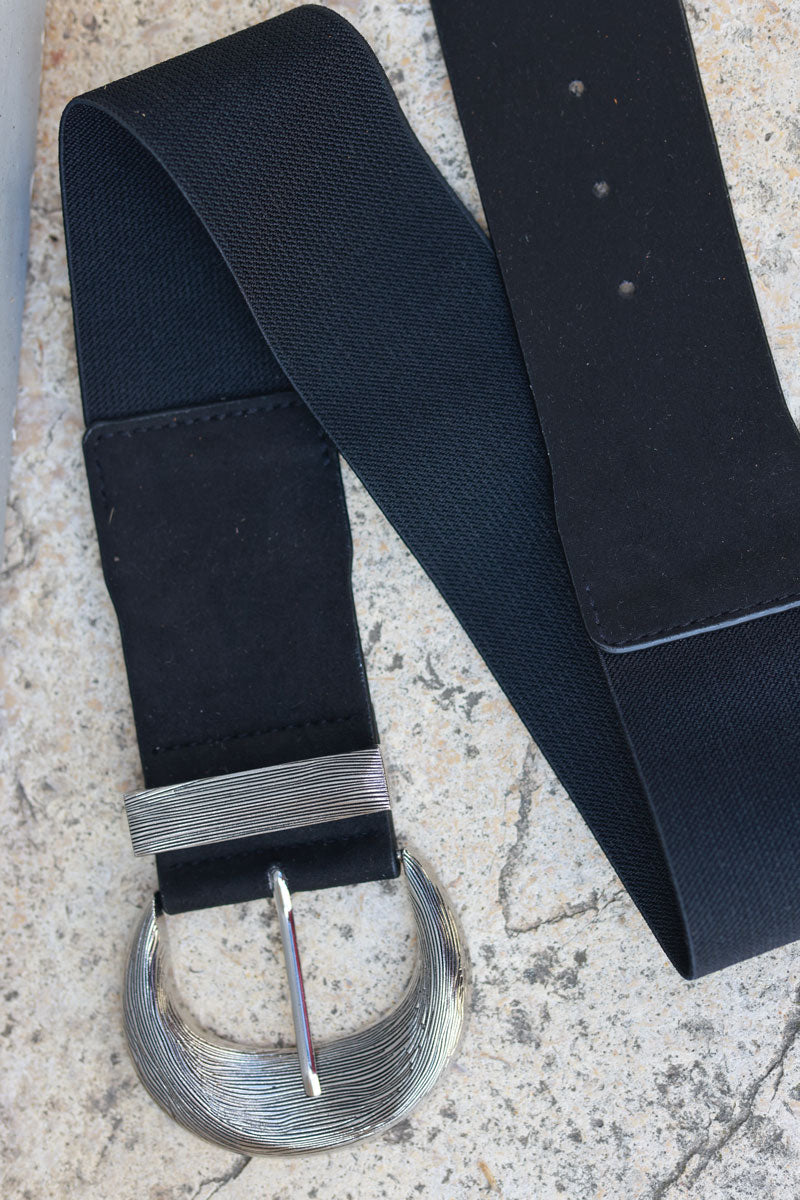 Ceinture élastique et suédine noire boucle argentée relief