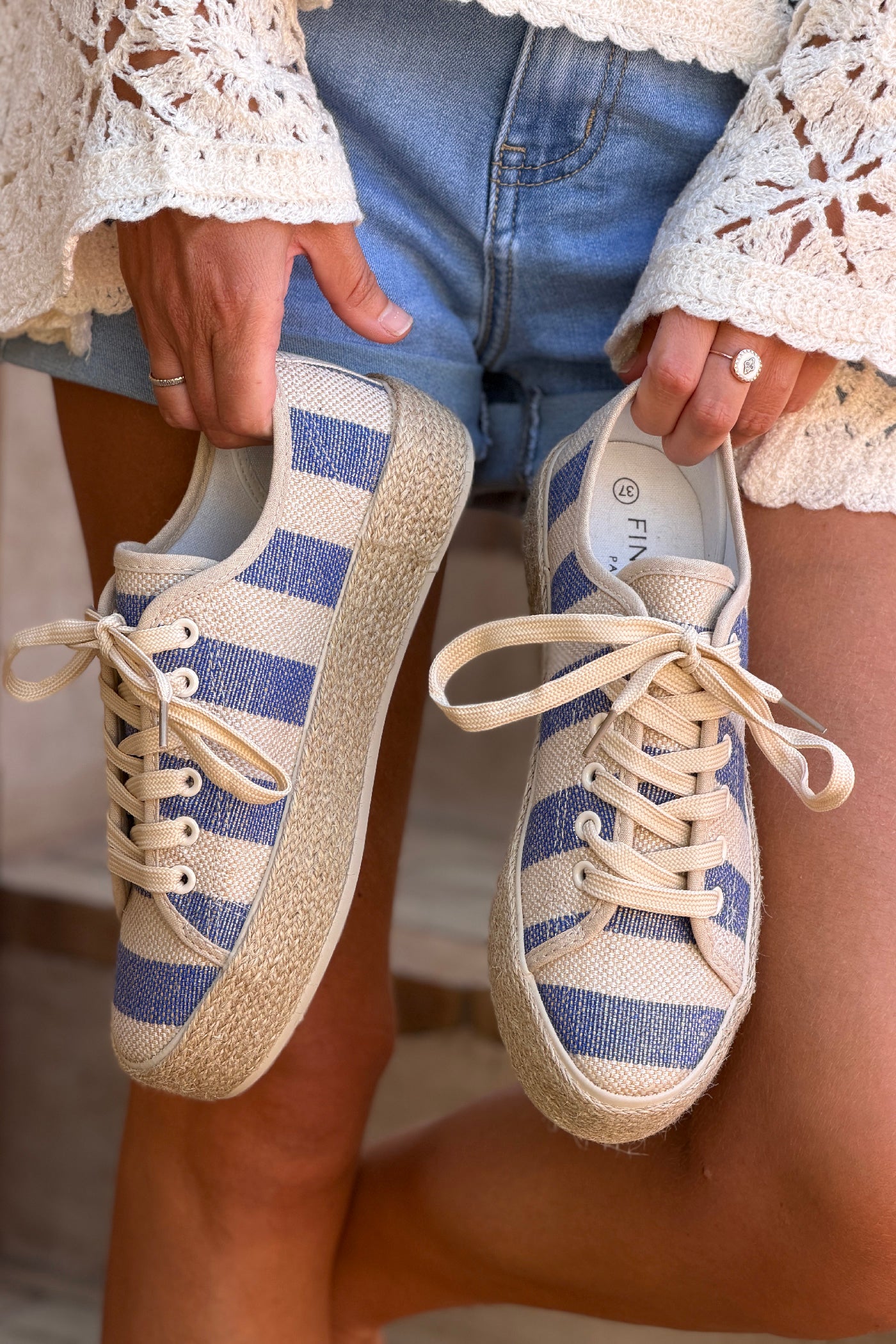 Chaussures en tissu style tennis rayures bleues semelle corde