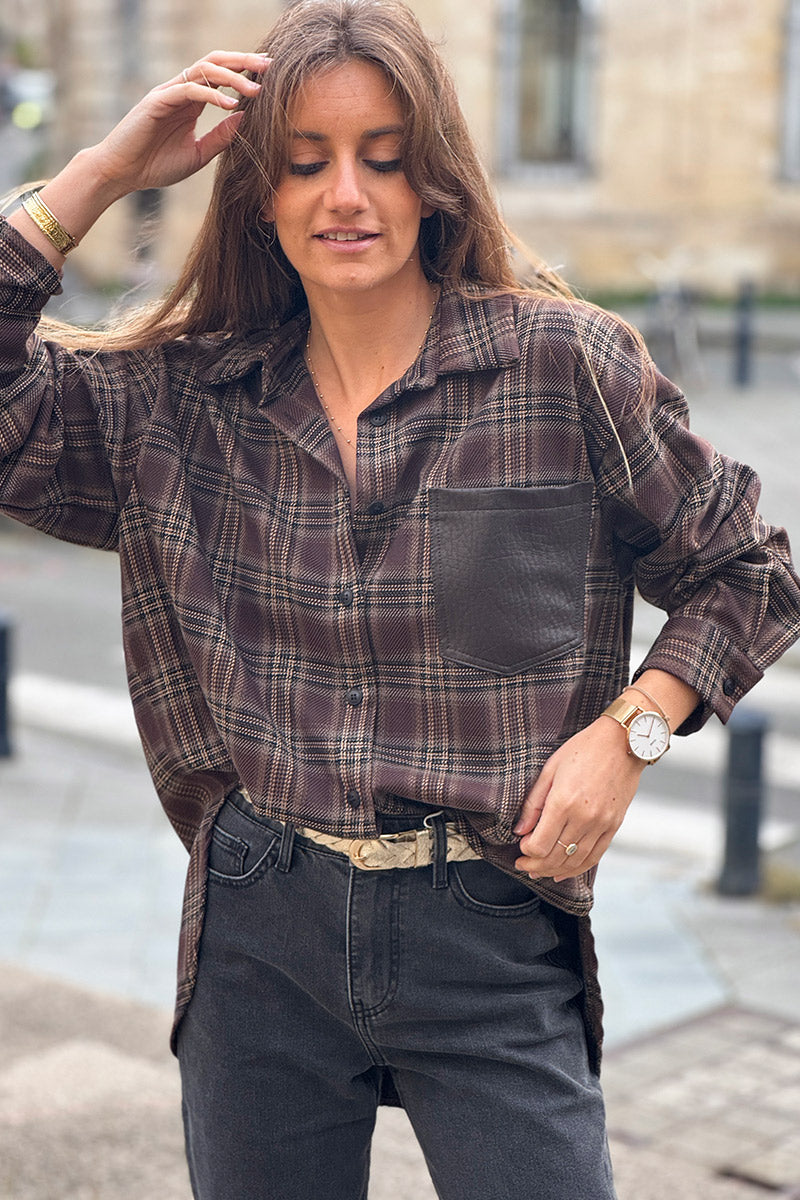 Chemise à carreaux écossais marron style bucheron poche simili