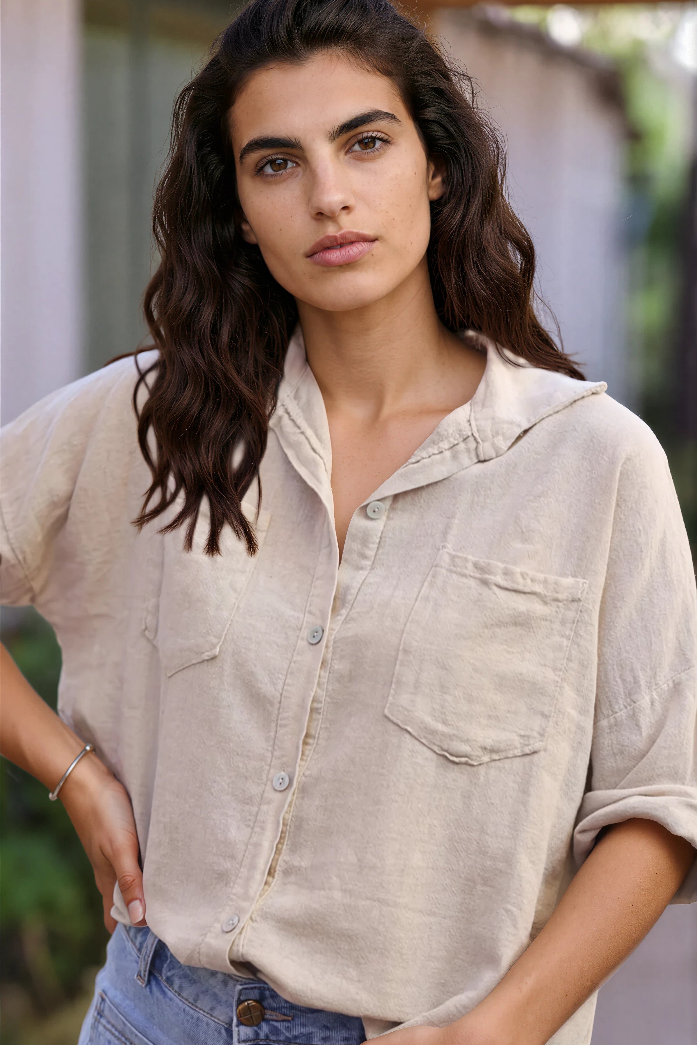 Chemise beige souple en coton manches 3/4 et grandes poches