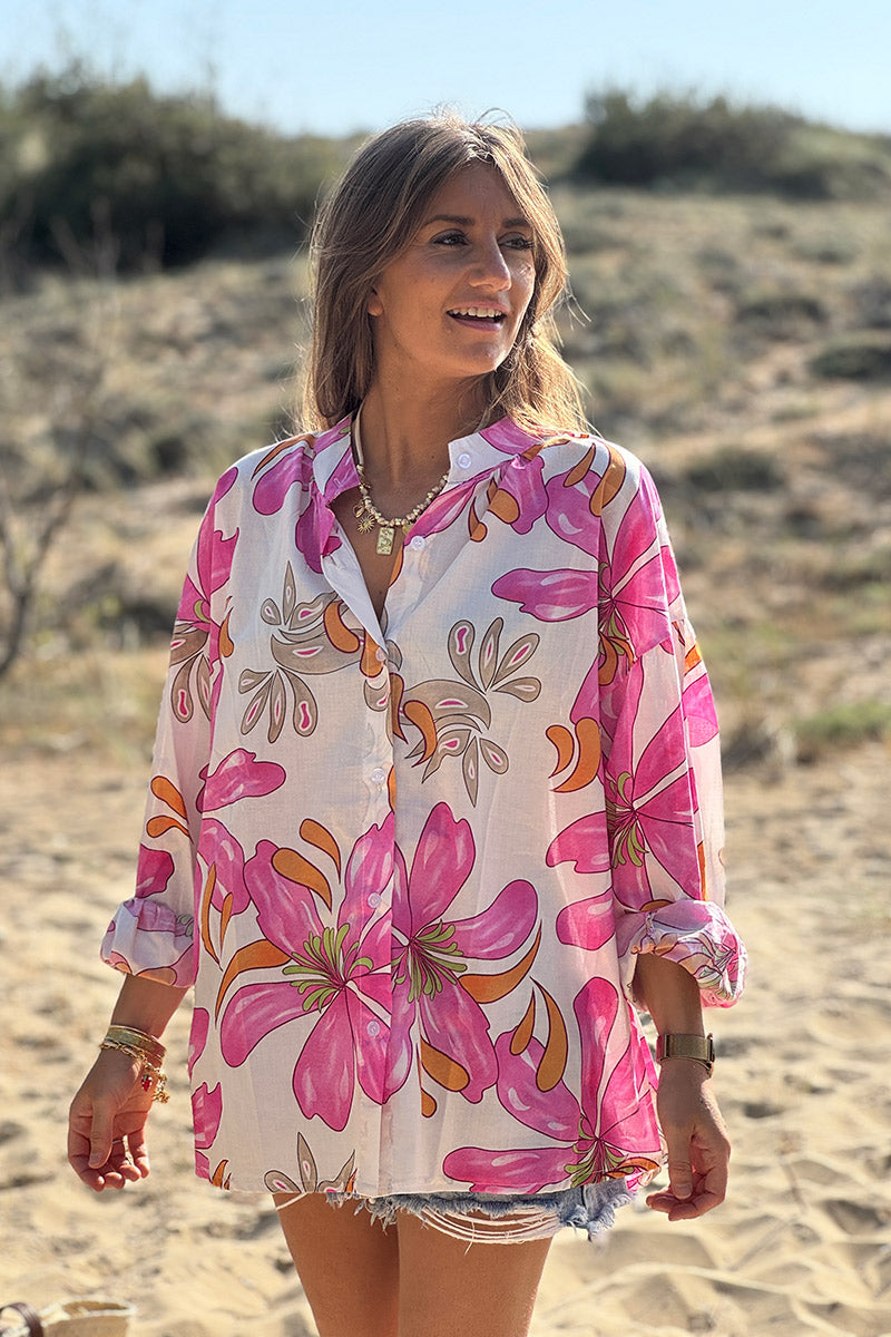Chemise blanche en coton imprimé fleurs tropicales fuchsia