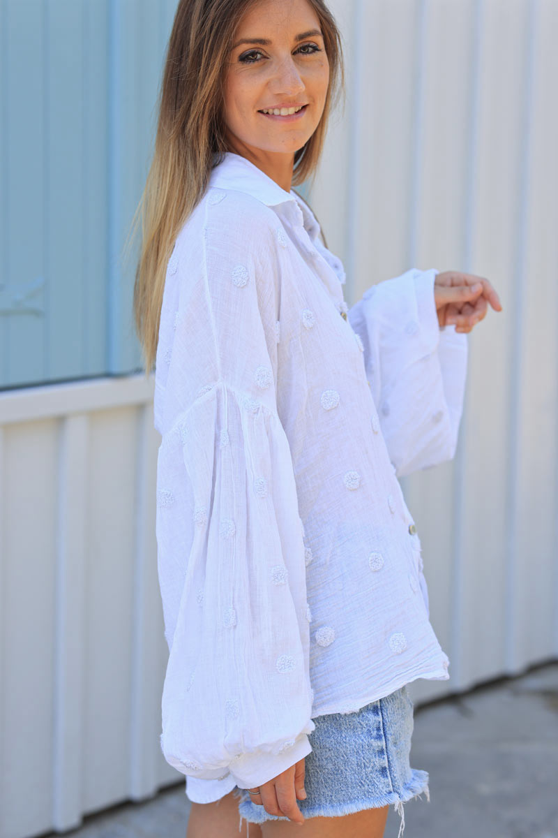 Camisa blanca de gasa de algodón con bordado de lunares brillantes