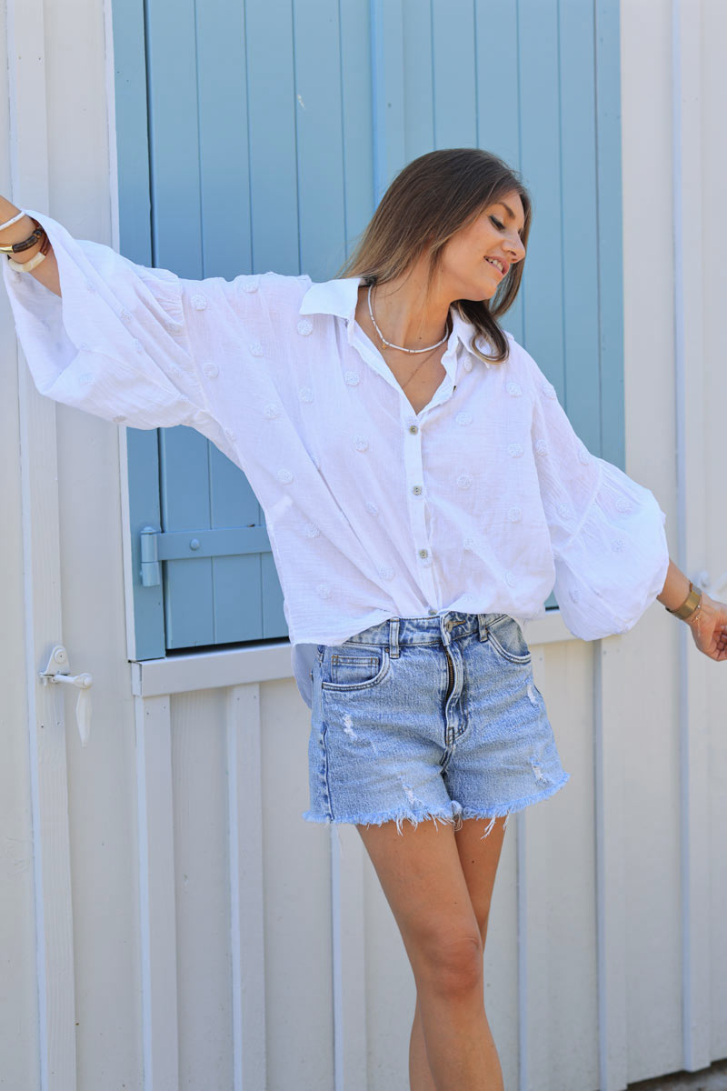 Camisa blanca de gasa de algodón con bordado de lunares brillantes