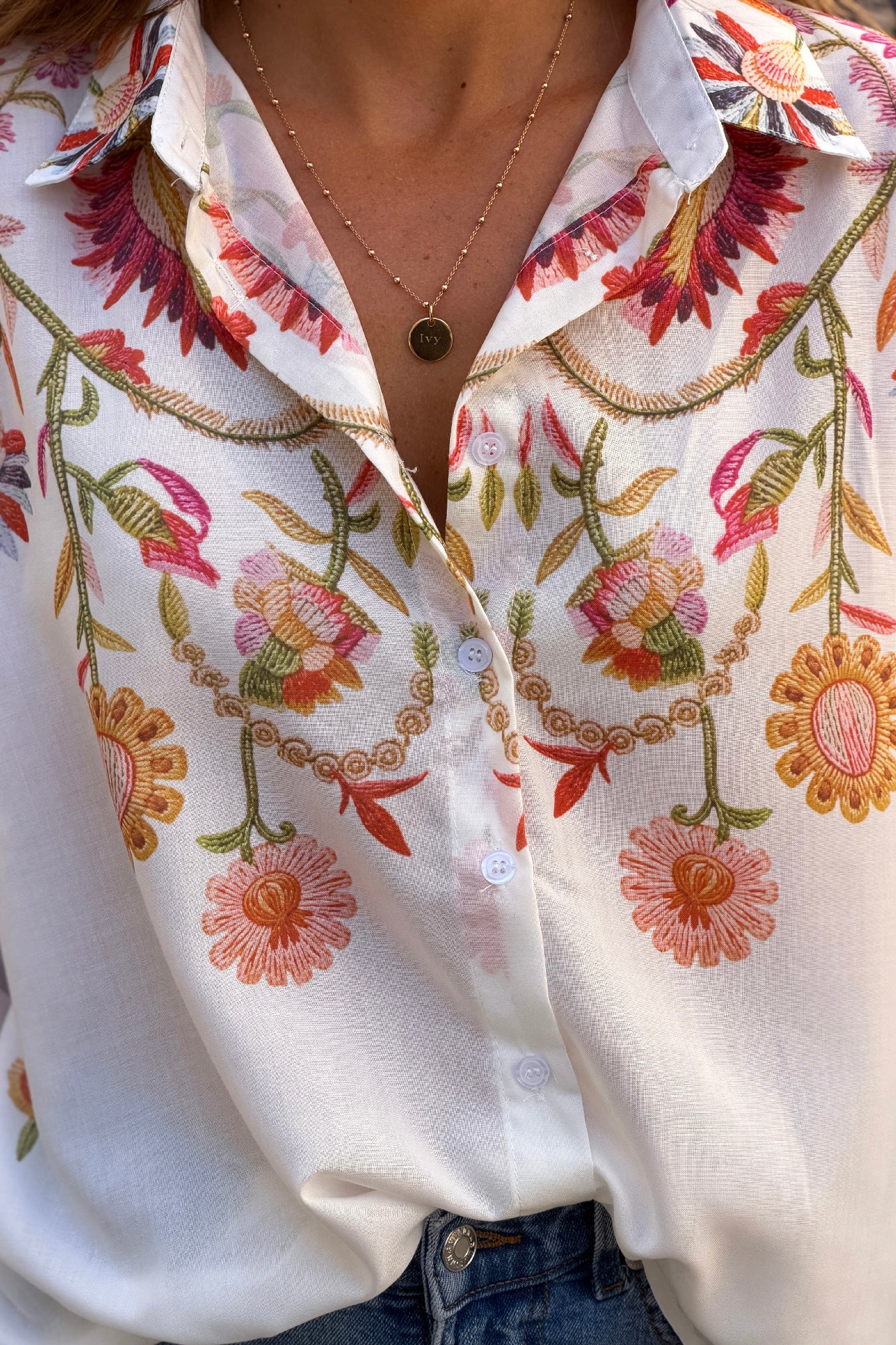 Chemise blanche imprimé effet broderie fleurs colorées