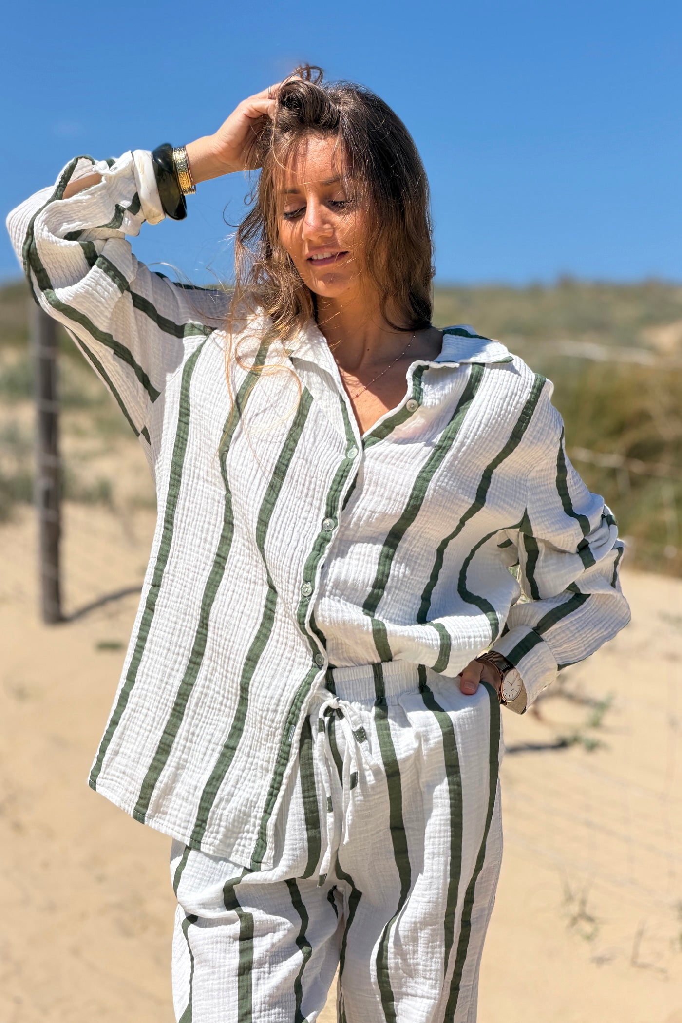 Chemise blanche large en gaze de coton rayures kaki