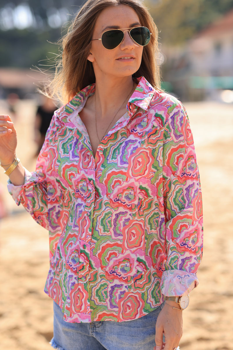 Camisa de algodón con diseños abstractos de colores