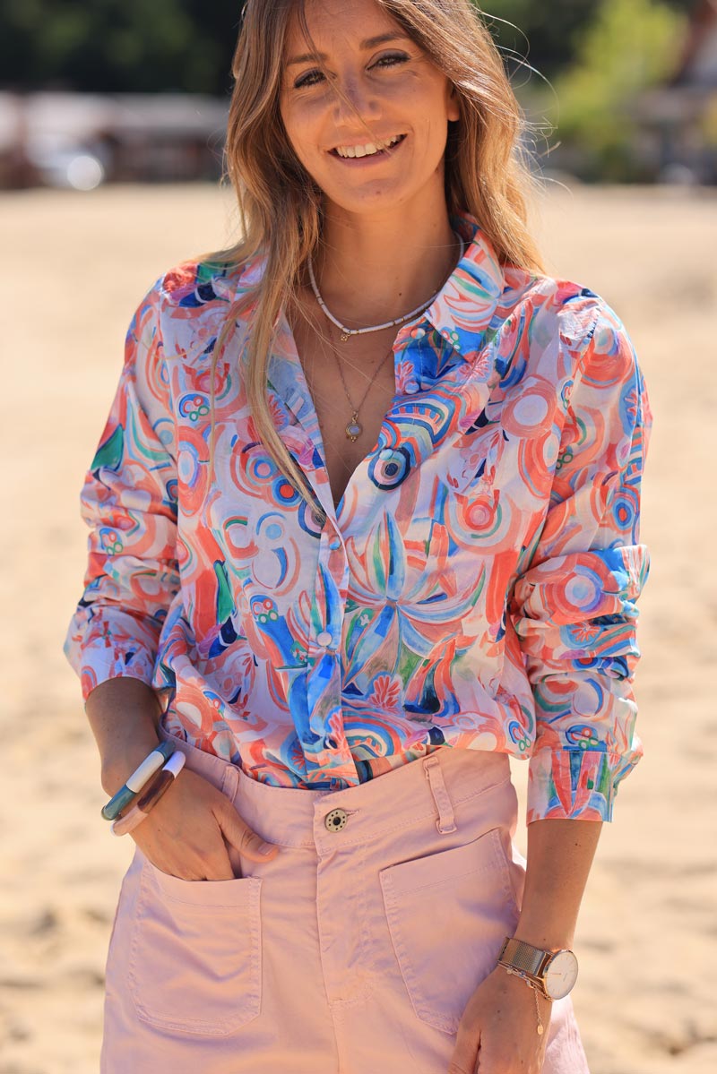 Cotton shirt with coral shaded abstract print