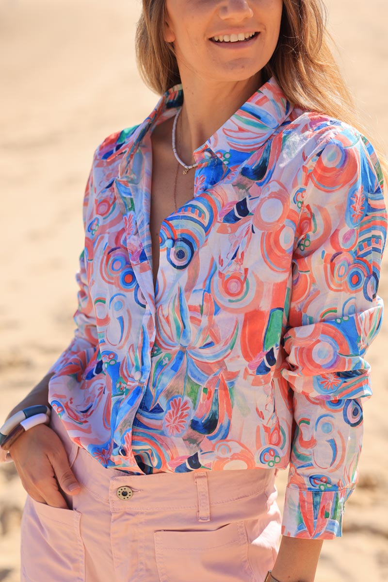 Cotton shirt with coral shaded abstract print