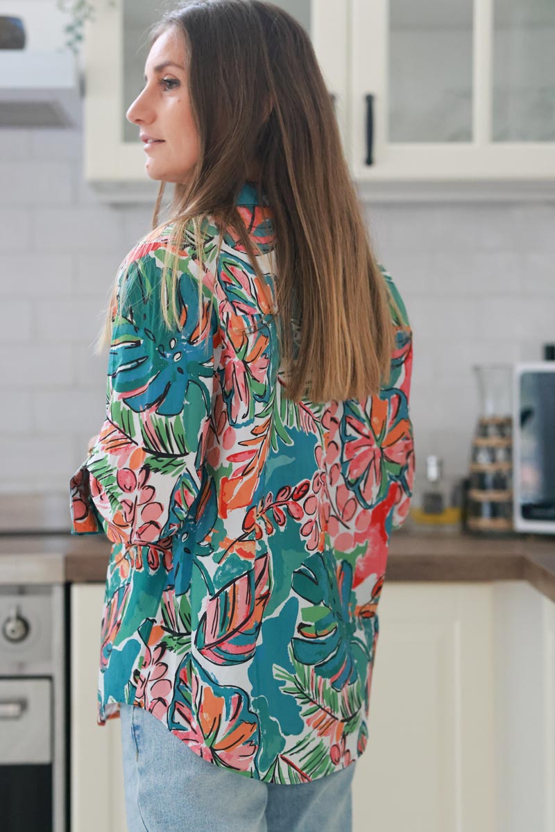 Chemise en coton imprimé feuilles et palmes en aquarelle vert canard et rose