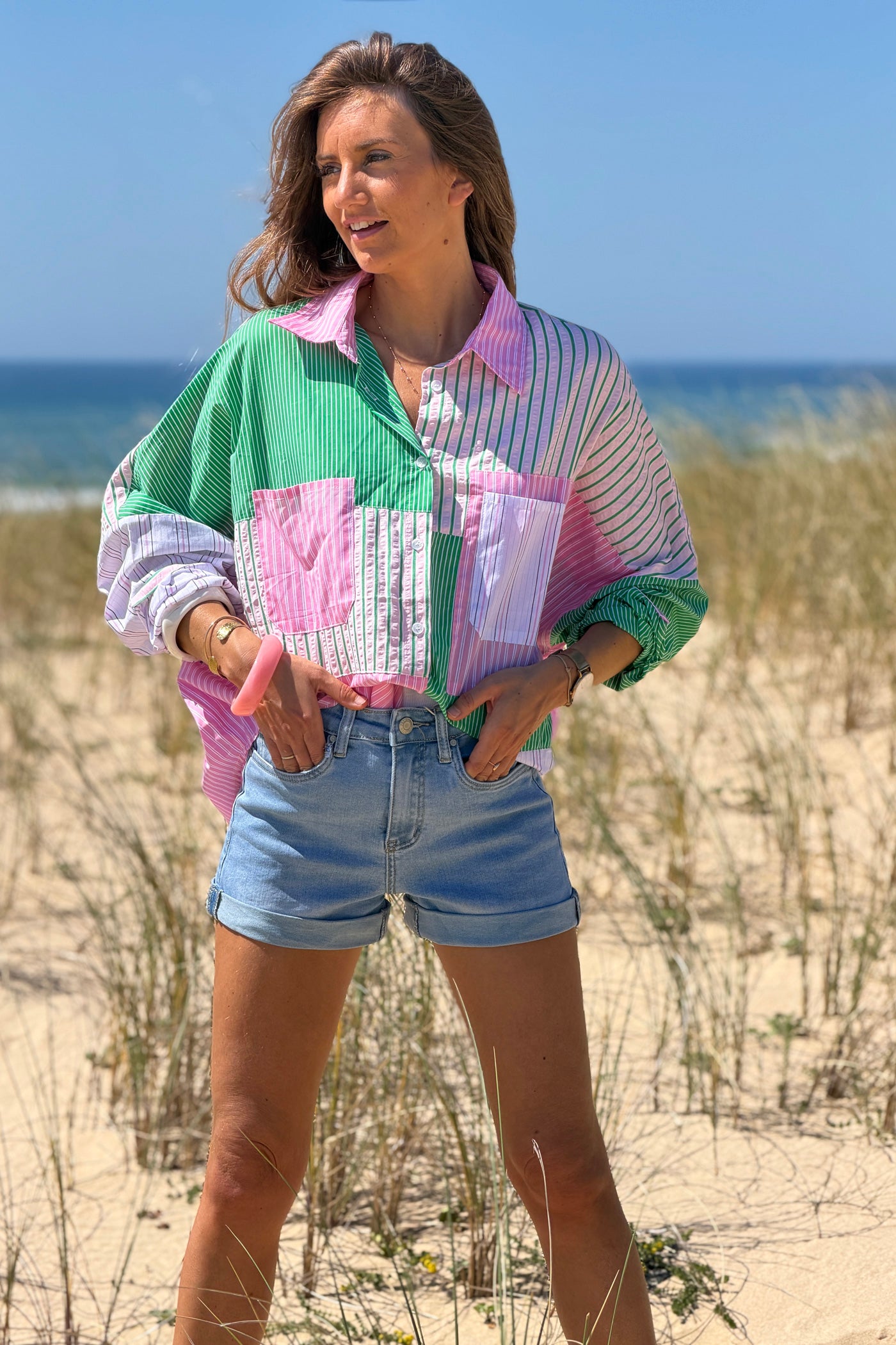 Chemise en coton imprimé rayures diverses roses et vertes