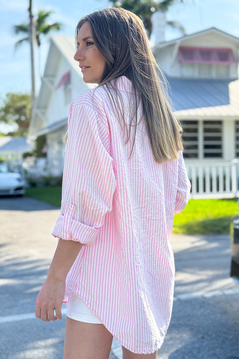 Chemise en coton léger effet gaufré à rayures verticales rose pâle