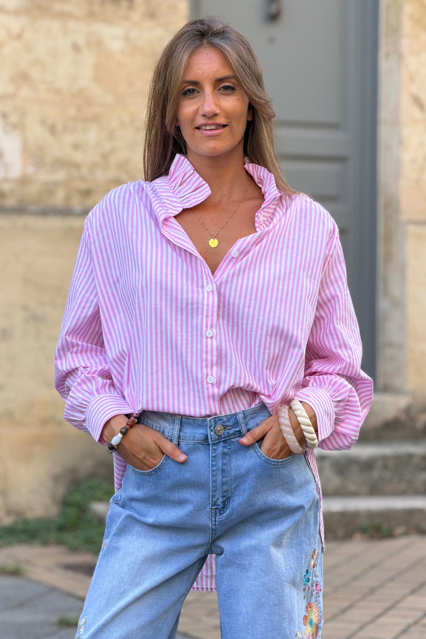 Chemise en coton rayures roses col victorien froufrous