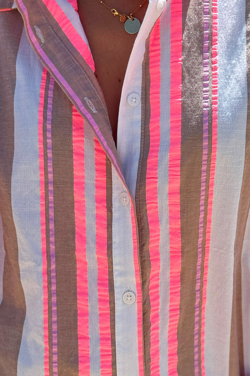 Chemise en coton rayures taupe et rose fluo